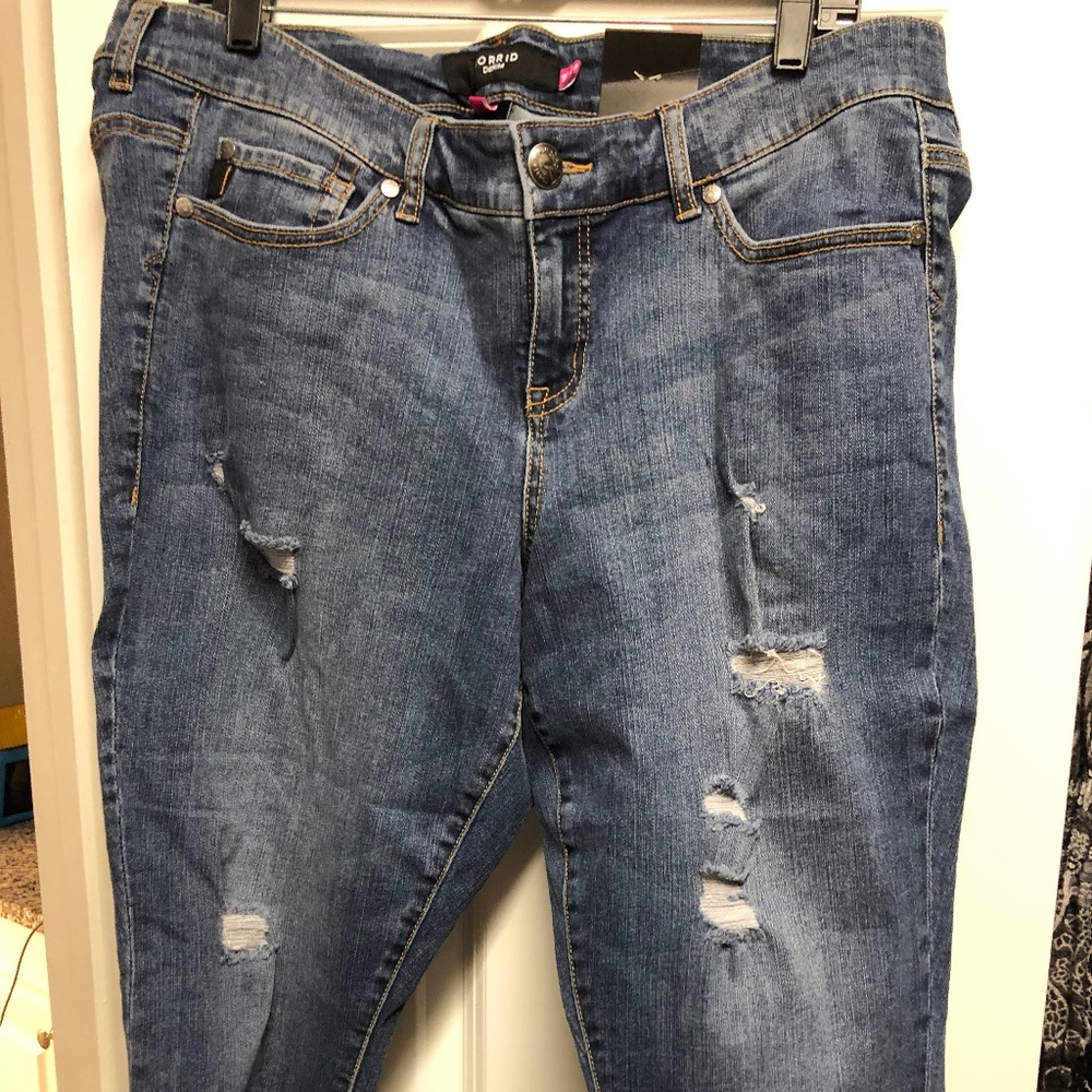 Torrid Cropped Distressed Jeans. Never Worn.